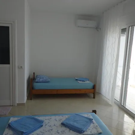 Spiro Guest house Himare