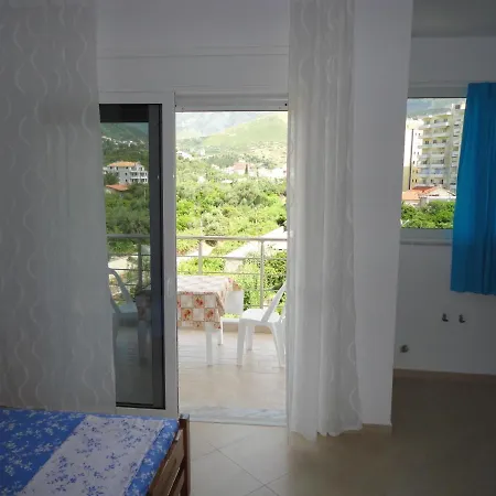 Guest house Spiro Himare