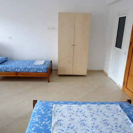 Spiro Guest house Himare
