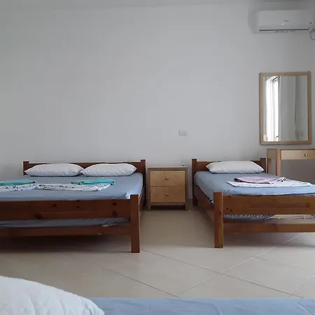 Spiro Guest house Himare